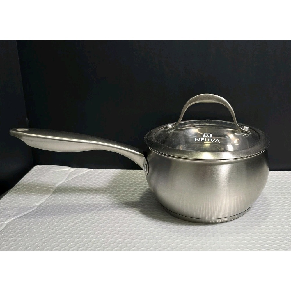 Nueva XX Brand 1.5 Quart Stainless Steel Pan With Glass Lid